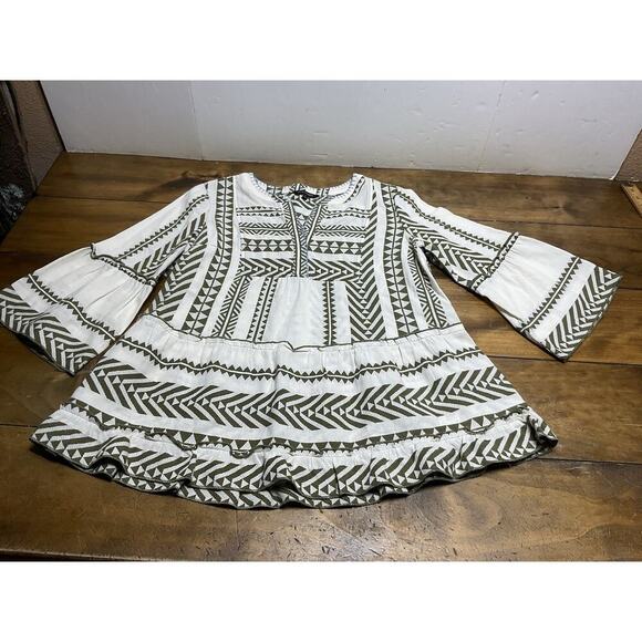 John Mark Jacquard Woven Geometric Print Split V-Neck 3/4 Bell Sleeve Top Size S - Picture 1 of 9